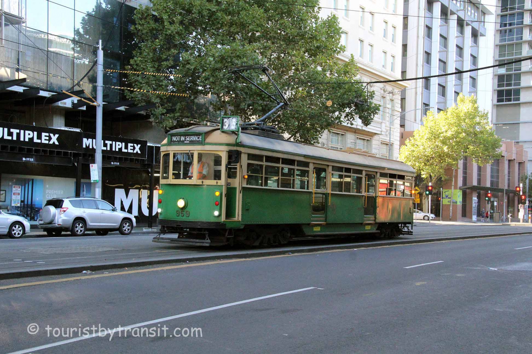 Melbourne-190324-26